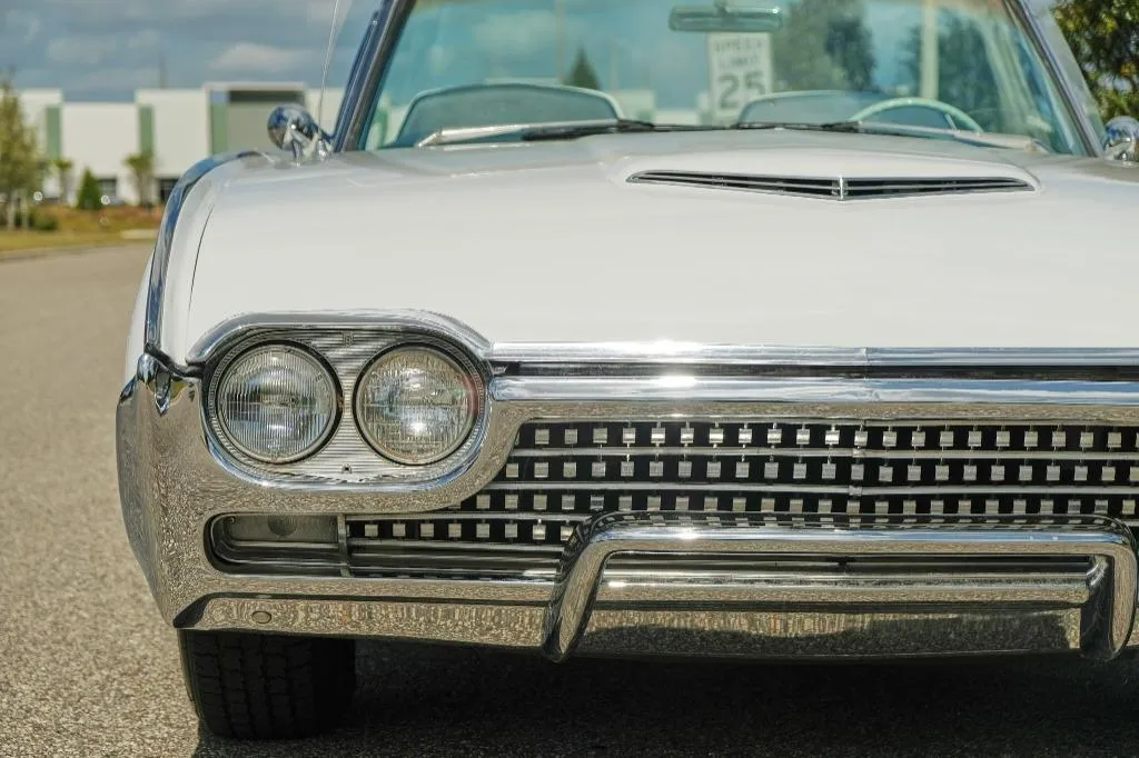 Ford Thunderbird 