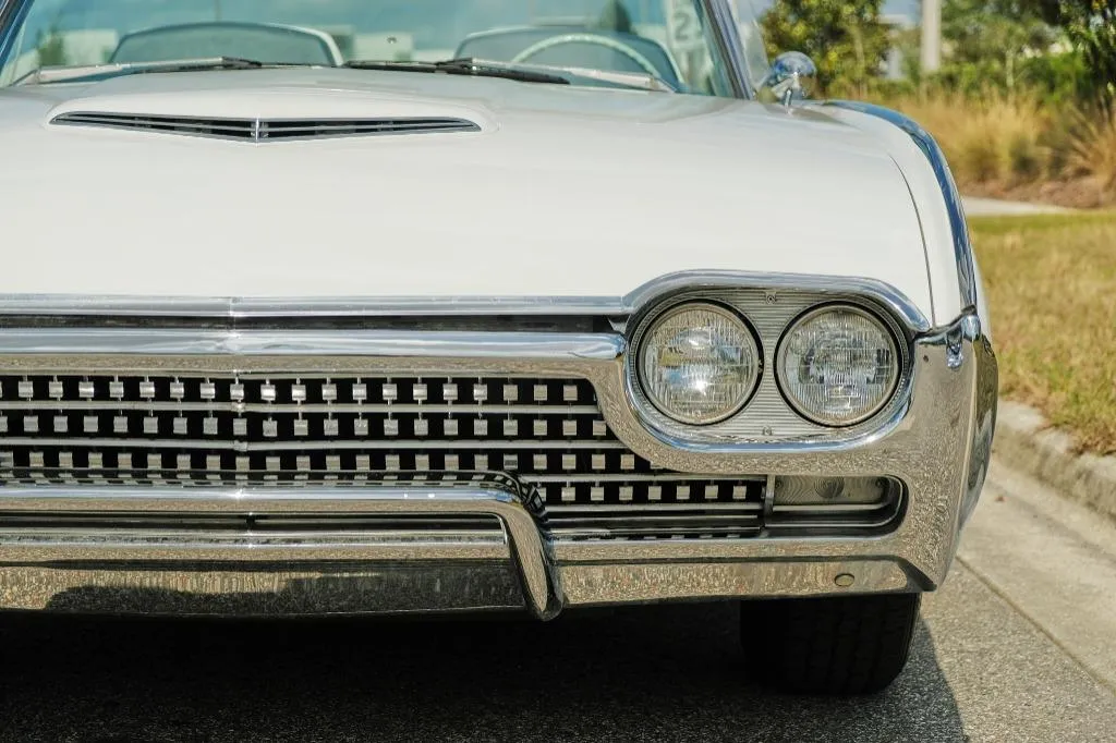 Ford Thunderbird 