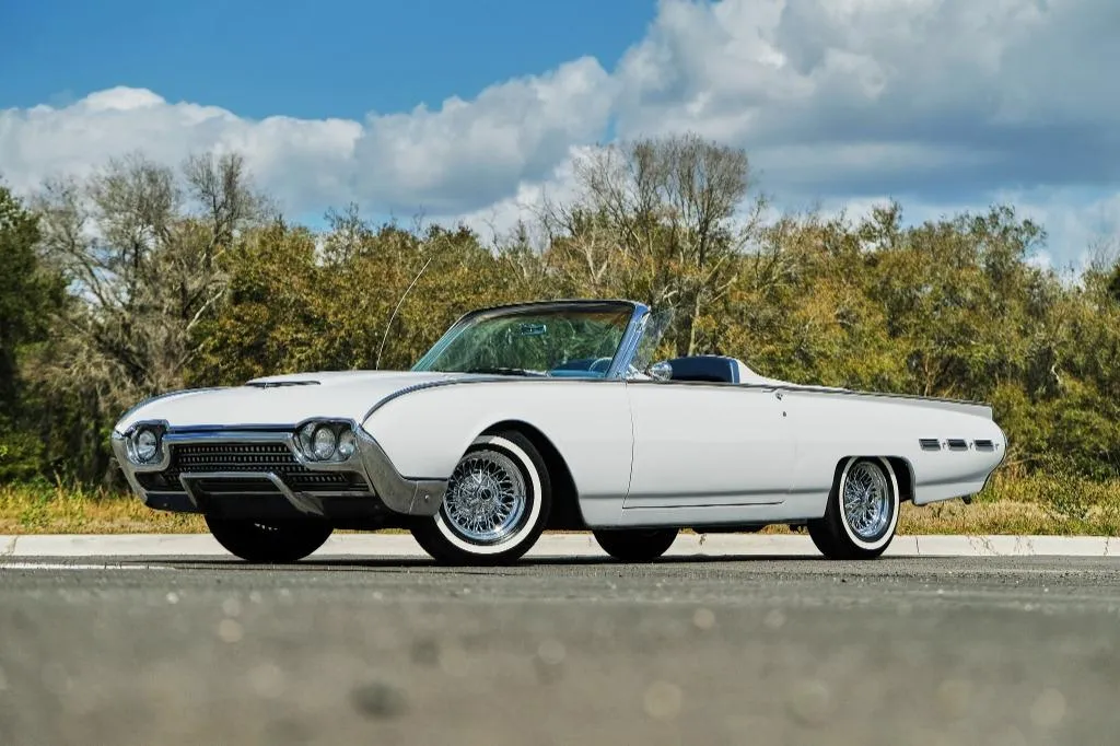 Ford Thunderbird 