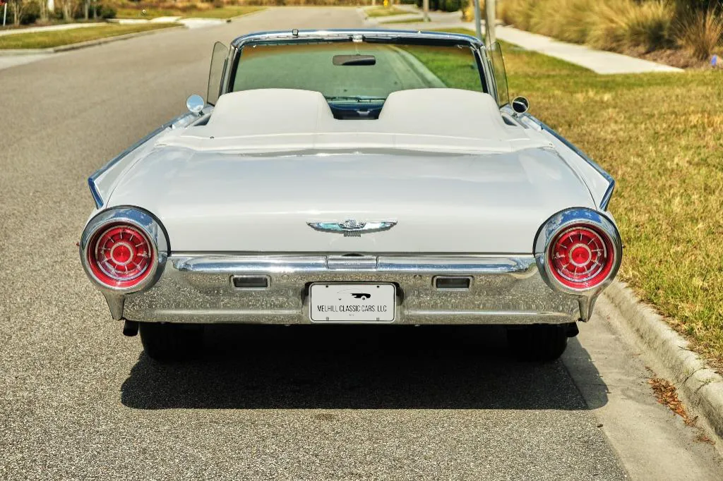 Ford Thunderbird 